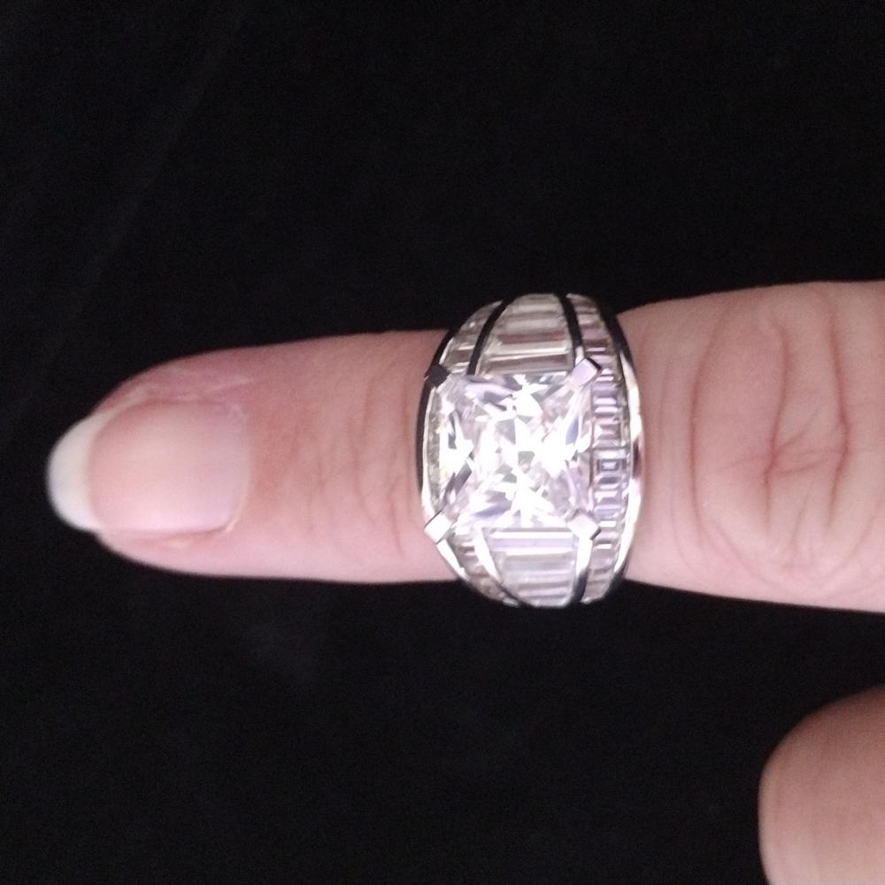 NEW without tags Gorgeous Cubic Zirconia Diamond Ring Size 6 item #020
